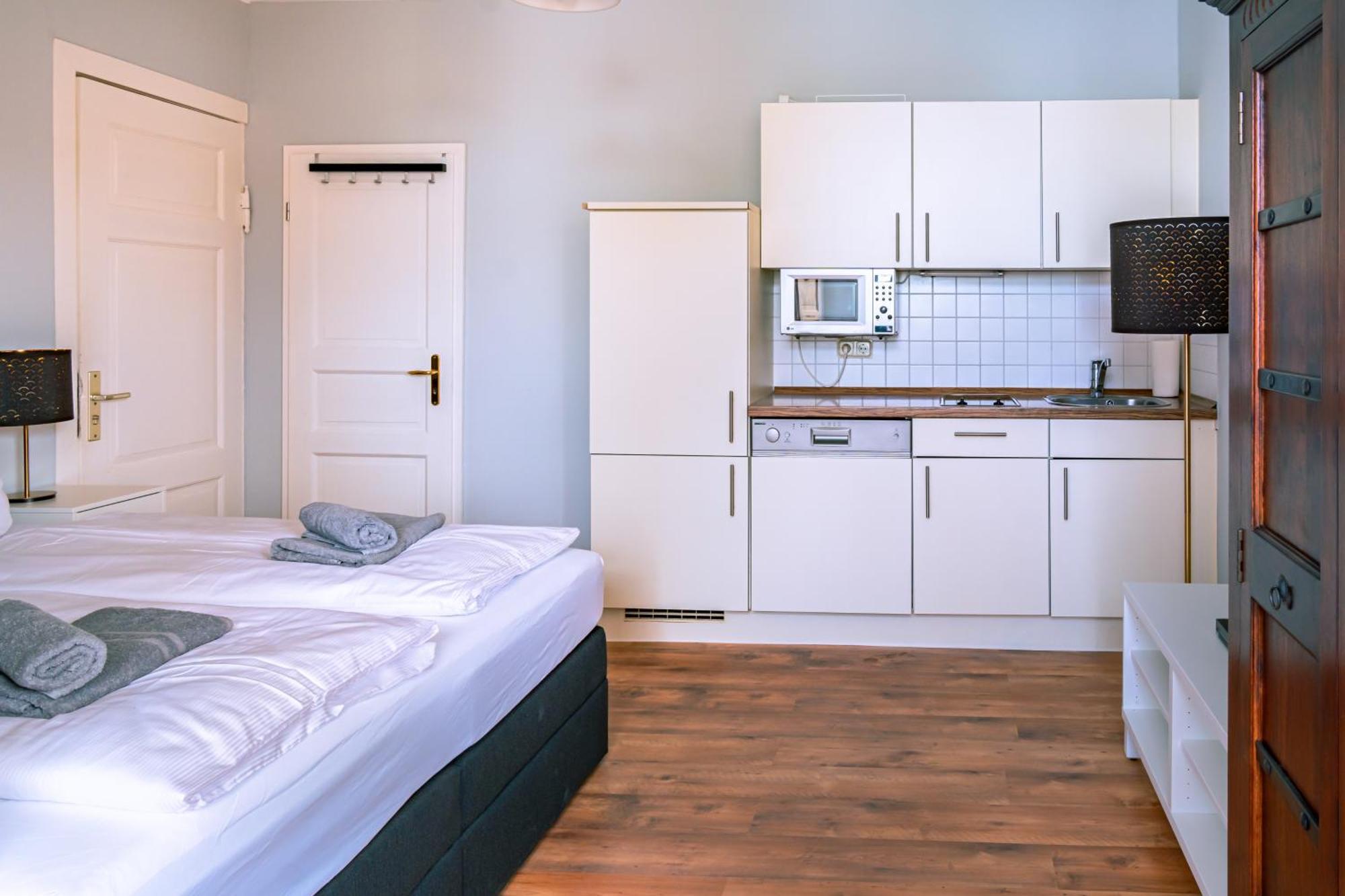 Gasthof Cblue Captain Hook, 3 Min Zum Strand, Leuchtturm, Küche Rostock